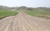 عملیات اجرایی مرمت و بهسازی باقیمانده جاده روستاهای تمبی چم فراخ آغاز شد