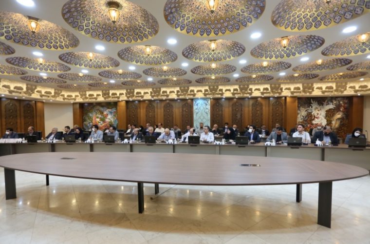 سپردن امور به تشکلها باطل السحر مشکلات موجود کشور است سپردن امور به تشکلها باطل السحر مشکلات موجود کشور است