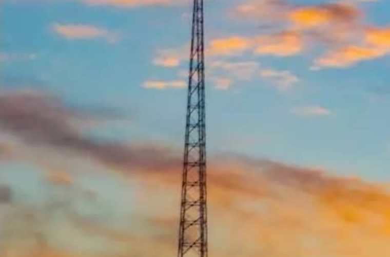 ارتقای تجهیزات فنی همراه اول در روستای شادیان کاشان ارتقای تجهیزات فنی همراه اول در روستای شادیان کاشان