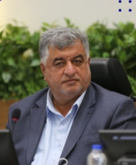 به پیمانکاران فضای سبز در راستای حفظ درختان تذکر می دهم