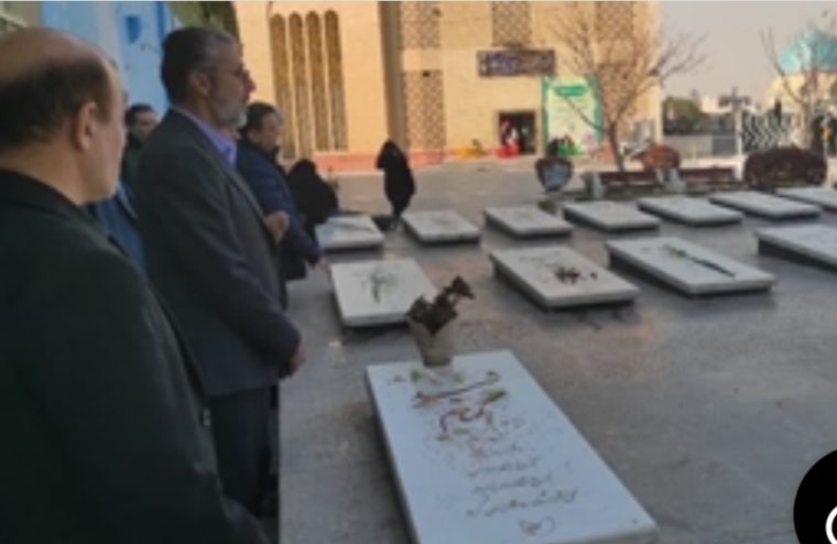 مزار مطهر شهدا گمنام در استان اصفهان عطرافشانی و گلباران شد مزار مطهر شهدا گمنام در استان اصفهان عطرافشانی و گلباران شد