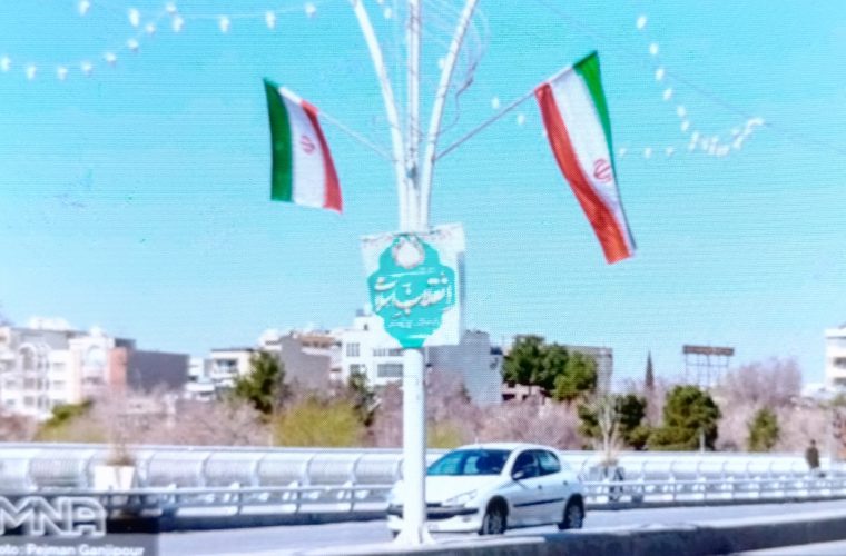 نصب حدود ۵ هزار متر ریسه با طرح ویژه دهه فجر در شهر