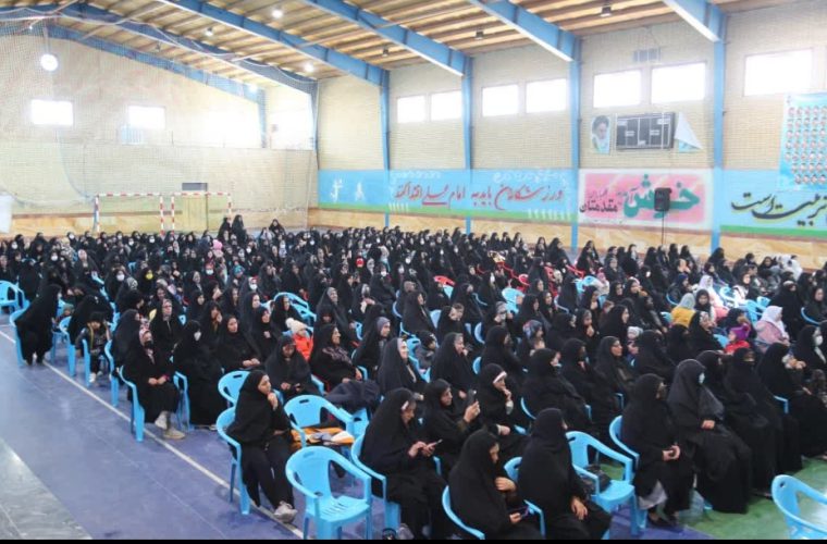 استقبال پرشور بانوان منطقه جرقویه از پویش حامیان آب