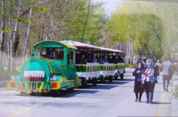 بازدید بیش از ۵۰۰ هزار نفر از مراکز گردشگری ناژوان تا ۷ فروردین