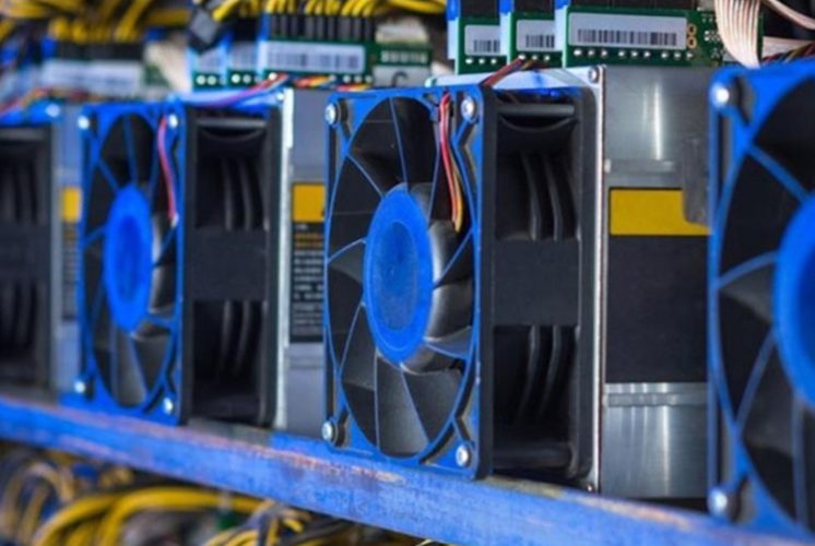 کشف مانیرهای قاچاق از شرکتی درشهرک صنعتی کشف مانیرهای قاچاق از شرکتی درشهرک صنعتی