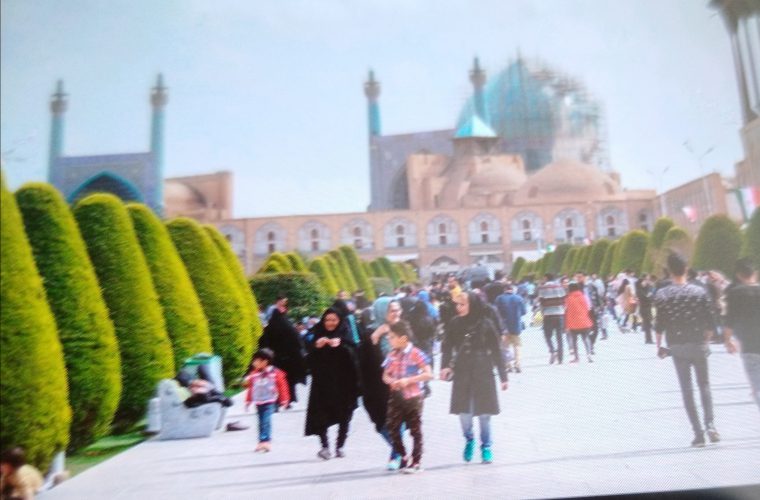 ۶ هزار نفر ساعت مشارکت با نخبگان برای بازنگری برنامه «اصفهان ۱۴۰۵» ۶ هزار نفر ساعت مشارکت با نخبگان برای بازنگری برنامه «اصفهان ۱۴۰۵»