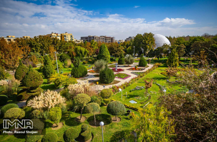 واکاری و کاشت حدود ۲۰ هزار اصله درخت و درختچه در منطقه ۹