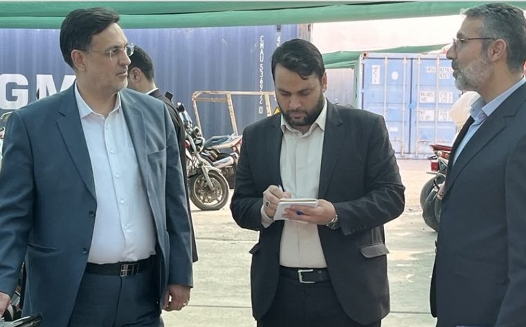 بازدید دادستان و مدیر کل تعزیرات حکومتی استان اصفهان از انبار های سازمان اموال تملیکی بازدید دادستان و مدیر کل تعزیرات حکومتی استان اصفهان از انبار های سازمان اموال تملیکی