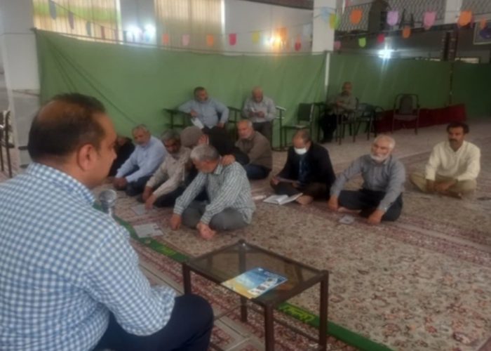 برگزاری کلاس آموزشی مقابله با بیماری تب کریمه کنگو در روستای ایراج شهرستان خوروبیابانک
