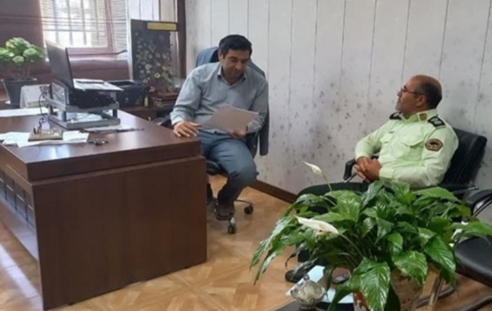 دیدار نماینده فرمانده نیروی انتظامی شهرستان نجف آباد با رئیس شبکه دامپزشکی شهرستان