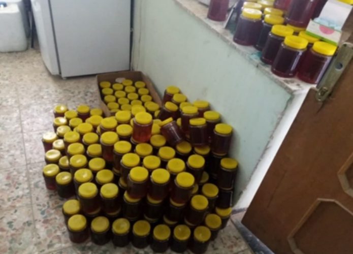 کشف و توقیف ۲۴۰ کیلوگرم عسل تقلبی در شهرستان فریدن کشف و توقیف ۲۴۰ کیلوگرم عسل تقلبی در شهرستان فریدن