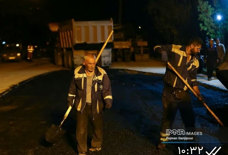 آغاز عملیات شبانه آسفالت معابر شهر اصفهان آغاز عملیات شبانه آسفالت معابر شهر اصفهان