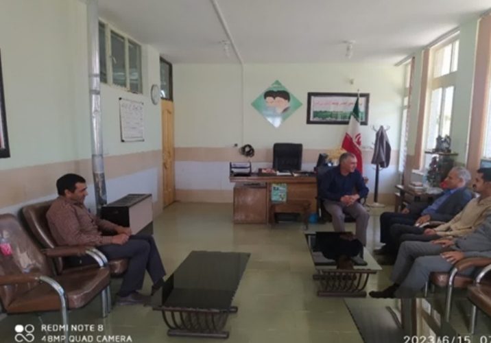 دیدار رئیس و کارکنان شبکه دامپزشکی سمیرم با مدیر جهاد کشاورزی شهرستان