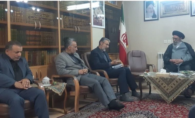 دیدار مدیر کل و معاونین تعزیرات حکومتی با نماینده معزز ولی فقیه در اصفهان