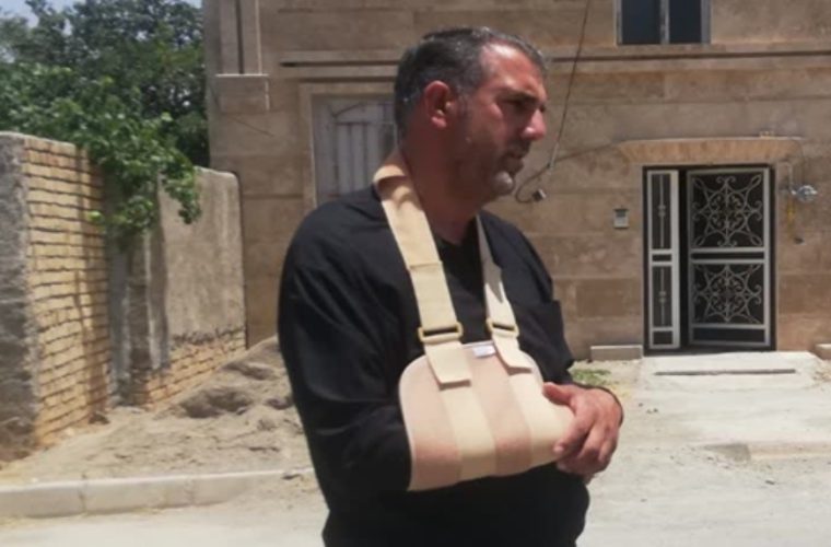 کارشناس واحد بهداشت و مدیریت بیماری های دامی شبکه دامپزشکی شهرستان گلپایگان حین انجام خدمت از ناحیه دست راست مصدوم و راهی بیمارستان شد