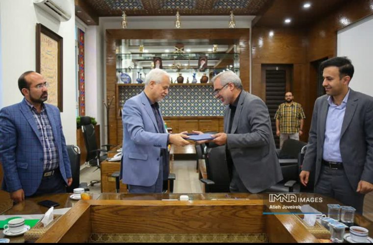 انعقاد تفاهمنامه اعطای تسهیلات قرضالحسنه خرید وسایل نقلیه پاکرو در اصفهان انعقاد تفاهمنامه اعطای تسهیلات قرضالحسنه خرید وسایل نقلیه پاکرو در اصفهان