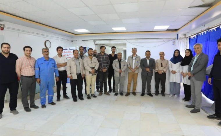 معاونان و مسئولان هلدینگ پتروپالایش اصفهان به مناسبت روز پزشک با پزشکان این مجموعه دیدار کردند
