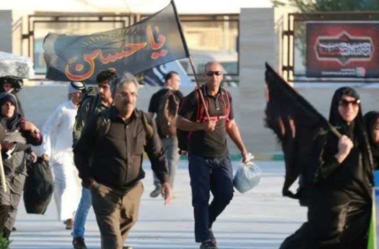 توزیع ۱۰ هزار بسته فرهنگی میان زائران اربعین حسینی(ع) توزیع ۱۰ هزار بسته فرهنگی میان زائران اربعین حسینی(ع)