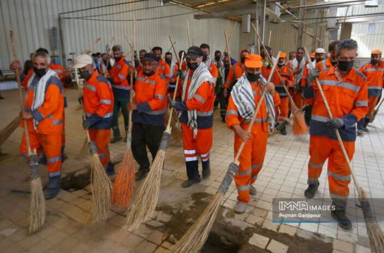 خدمترسانی ۱۰۰ پاکبان زیارتاولی شهرداری اصفهان به زائران در کربلای معلی خدمترسانی ۱۰۰ پاکبان زیارتاولی شهرداری اصفهان به زائران در کربلای معلی