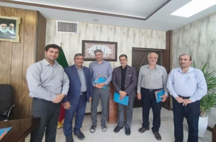 تجلیل از ۴ نفر از کارمندان موثر در پیشبرد اهداف ارتقای برنامه بهره وری سازمان دامپزشکی کشور در سال ۱۴۰۱ تجلیل از ۴ نفر از کارمندان موثر در پیشبرد اهداف ارتقای برنامه بهره وری سازمان دامپزشکی کشور در سال ۱۴۰۱