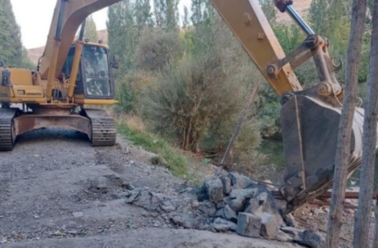 ۶۰۰۰۰ متر مربع حریم و بستر رودخانه در گلپایگان آزادسازی شد