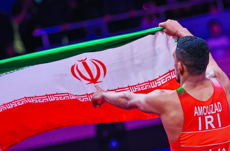 کاروان ایران در انتظار معجزه کشتی کاروان ایران در انتظار معجزه کشتی