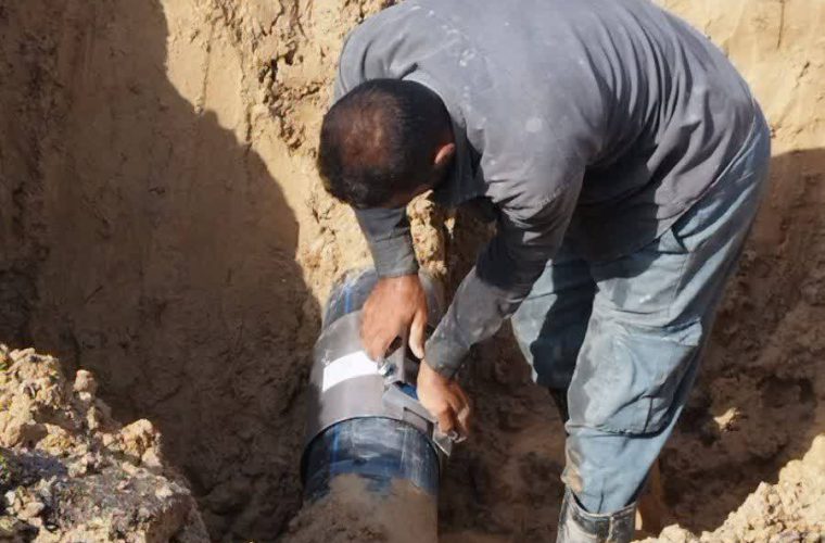 رفع شکستگی لوله آب در بندر امام خمینی (ره) رفع شکستگی لوله آب در بندر امام خمینی (ره)