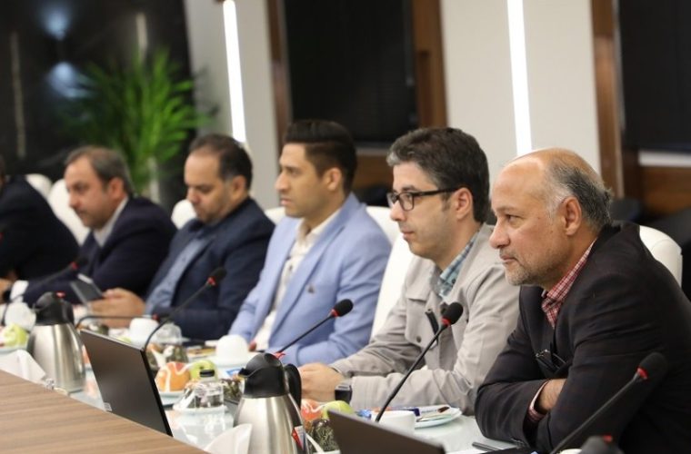 حضور دانشمندان حوزه صنعت نفت جایزه مصطفی (ص) در هلدینگ پتروپالایش اصفهان حضور دانشمندان حوزه صنعت نفت جایزه مصطفی (ص) در هلدینگ پتروپالایش اصفهان