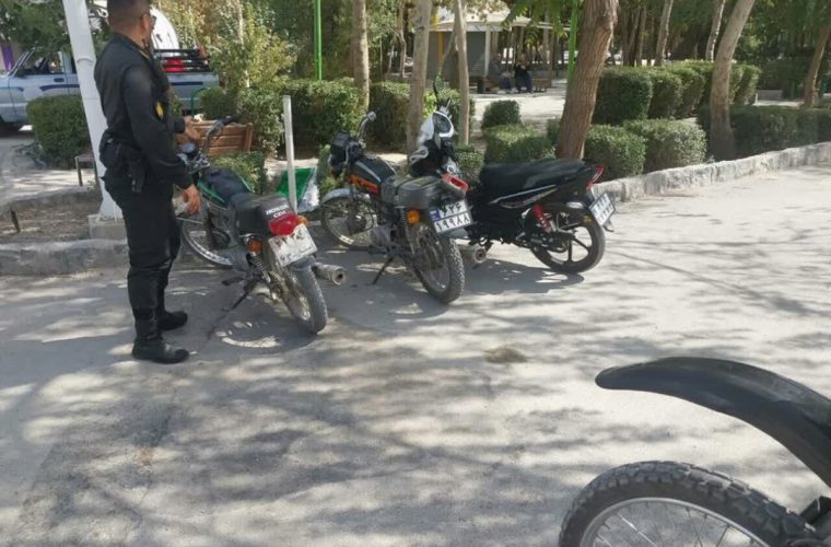 اجرای طرح جمع‌آوری موتورسیکلت‌های متخلف در جاده سلامت