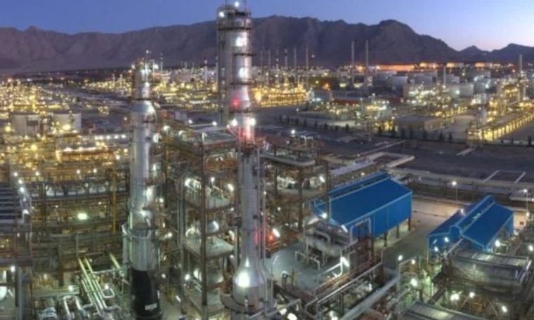 توسط کمیته تخصصی محیط زیست شرکت ملی پالایش و پخش فرآورده های نفتی و با ارزیابی ۵۴ شاخص صورت گرفت: توسط کمیته تخصصی محیط زیست شرکت ملی پالایش و پخش فرآورده های نفتی و با ارزیابی ۵۴ شاخص صورت گرفت: