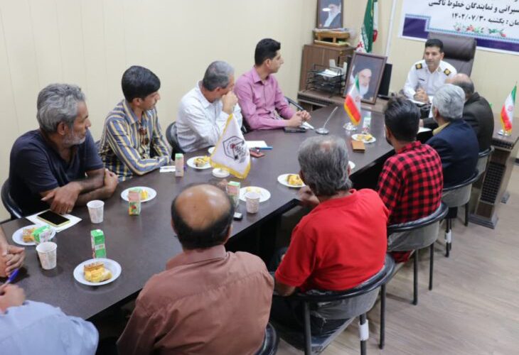 نشست هم اندیشی سرپرست تاکسیرانی شهرداری مسجدسلیمان و نمایندگان خطوط تاکسی درون شهری با رئیس پلیس راهور شهرستان در محل تاکسیرانی برگزار شد