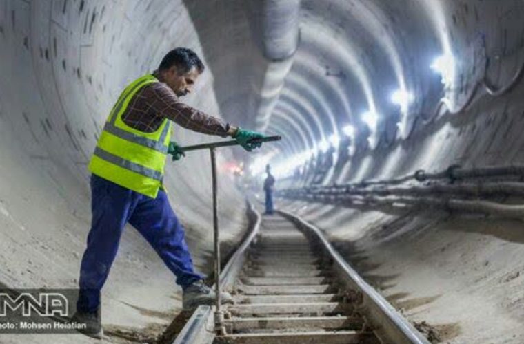 انعقاد قرارداد ۵۹۴ میلیون یورویی سازمان قطار شهری با «مپنا» برای تامین تجهیزات خط دو مترو