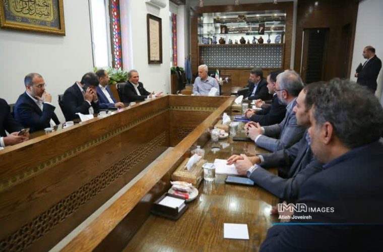 خرید ۵۰ دستگاه اتوبوس ۱۸ متری بیآرتی برای اصفهان خرید ۵۰ دستگاه اتوبوس ۱۸ متری بیآرتی برای اصفهان