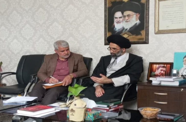 دیدار مدیر مخابرات کاشان با نماینده محترم ولی فقیه و امام جمعه شهرستان دیدار مدیر مخابرات کاشان با نماینده محترم ولی فقیه و امام جمعه شهرستان