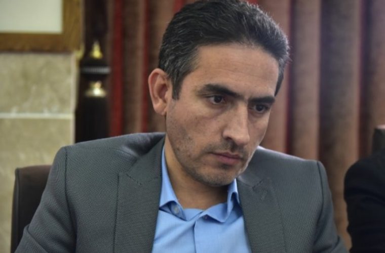 تخریب آببند روی رودخانه سیاه گلک سمیرم تخریب آببند روی رودخانه سیاه گلک سمیرم