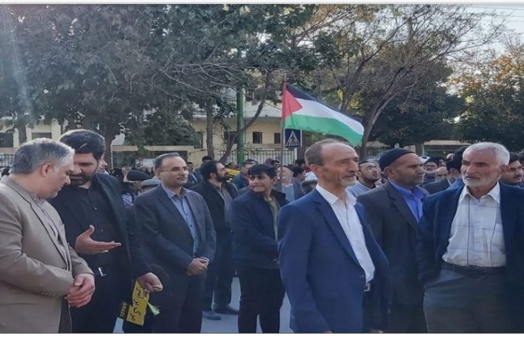 حضور مدیر مخابرات خمینی شهر در تجمع اعتراضی به جنایات رژیم صهیونیستی علیه مردم غزه