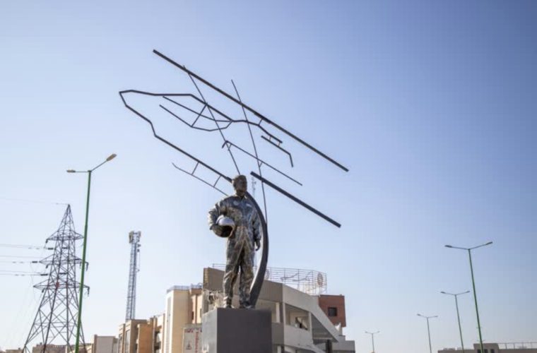 نصب سه نماد «مقاومت»، «شهید کشوری» و «پرواز» در سه نطقه شهر