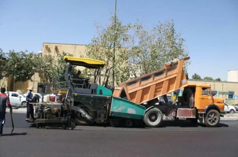 اجرای ۳ هزار و ۶۷۴ تن روکش آسفالت طی هفته گذشته در شهر