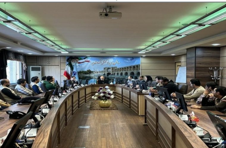 نشست مدیر مخابرات مرکز استان با روسای نواحی و کارشناسان نصب