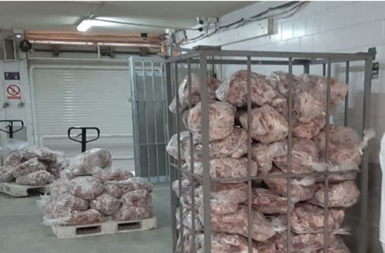 کشف و معدوم سازی دو تن گوشت گوسفندی غیربهداشتی در شهرستان اصفهان