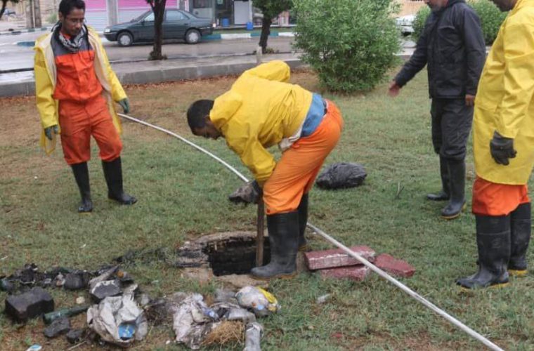 تخلیه روانآبها در آبادان با ۶۰ پمپ در حال انجام است تخلیه روانآبها در آبادان با ۶۰ پمپ در حال انجام است