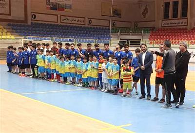 نخستین مدرسه فوتسال نفت و گاز مارون راه اندازی شد