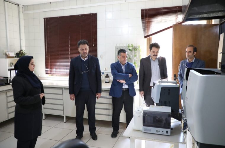 انجام بیش از ۳ هزار آزمایش آب و فاضلاب در مرکز پایش و نظارت بر کیفیت آب و فاضلاب استان اصفهان