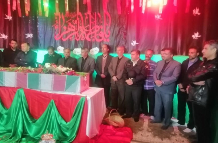 حضور رئیس مخابرات خور و بیابانک در تشییع شهید گمنام