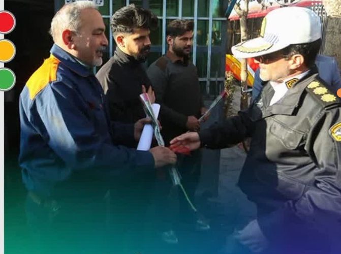 رانندگان اتوبوس و تاکسی نماد قانون‌گرایی هستند