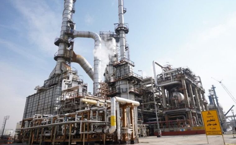 واحد تقطیر ۳ پالایشگاه اصفهان در کمتر از ۴۸ ساعت به مدار تولید بازگشت واحد تقطیر ۳ پالایشگاه اصفهان در کمتر از ۴۸ ساعت به مدار تولید بازگشت