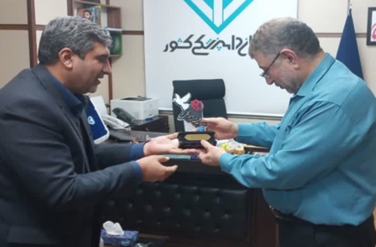 تجلیل رئیس سازمان دامپزشکی کشور از مدیرکل دامپزشکی استان اصفهان