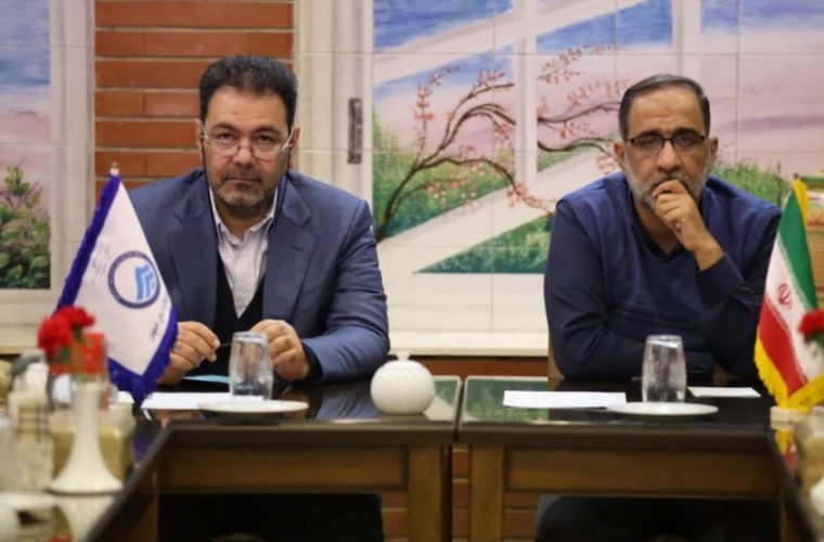 تحلیل هیدرولیکی لحظه ای و پایش آنلاین فشار شبکه توزیع آب اصفهان