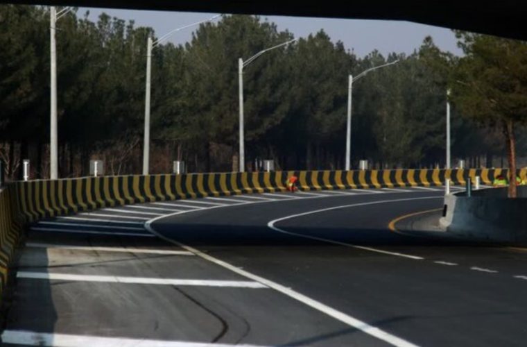 آبیاری فضای سبز بزرگراه معلم اصفهان با ۳۷۰۰ متر لولهگذاری آبیاری فضای سبز بزرگراه معلم اصفهان با ۳۷۰۰ متر لولهگذاری