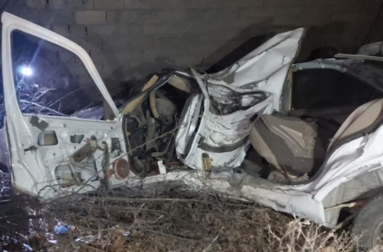 سقوط پژو در کانال آب